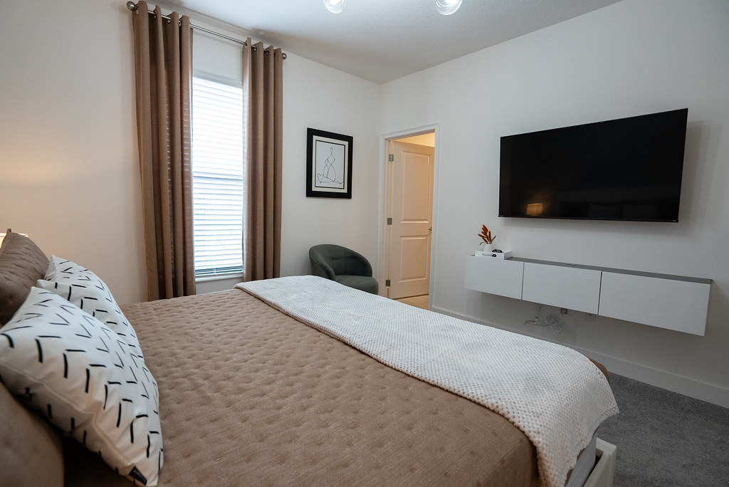 Why Fort Lauderdale's Corporate Rental Boom Is Creating Demand for Fully Furnished Units